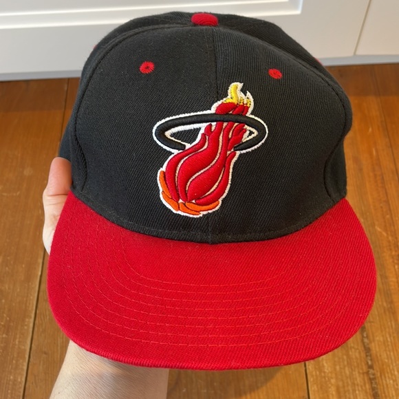 Hardwood Classics, Fitted hat cap, NBA, Miami Heat 7 1/4 - Picture 2 of 9